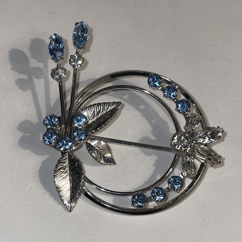 Vintage Krementz Signed Blue/Clear Rhinestone Round Flower Brooch Silver Tone B2